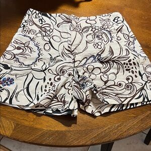 Zara Black and White Floral Women's Shorts